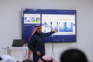 النادي ينظم محاضرة طبية (  أحدث طرق علاج إصابات الركبة للرياضيين )