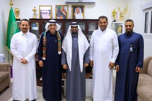 الاستاذ مرزوق المعيويد يلتقي بإدارة النادي ولعبة كرة اليد